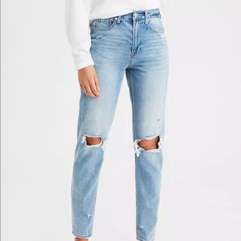 AE NWT Distressed Mom Jeans
